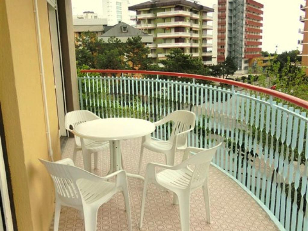 Lignano Sabbiadoro With Pool Apartment ภายนอก รูปภาพ